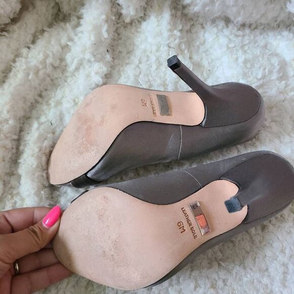 Badgley Mischka Silver Satin Wrapped Rhinestone Embellished Peep-toe Heels - Picture 4 of 5